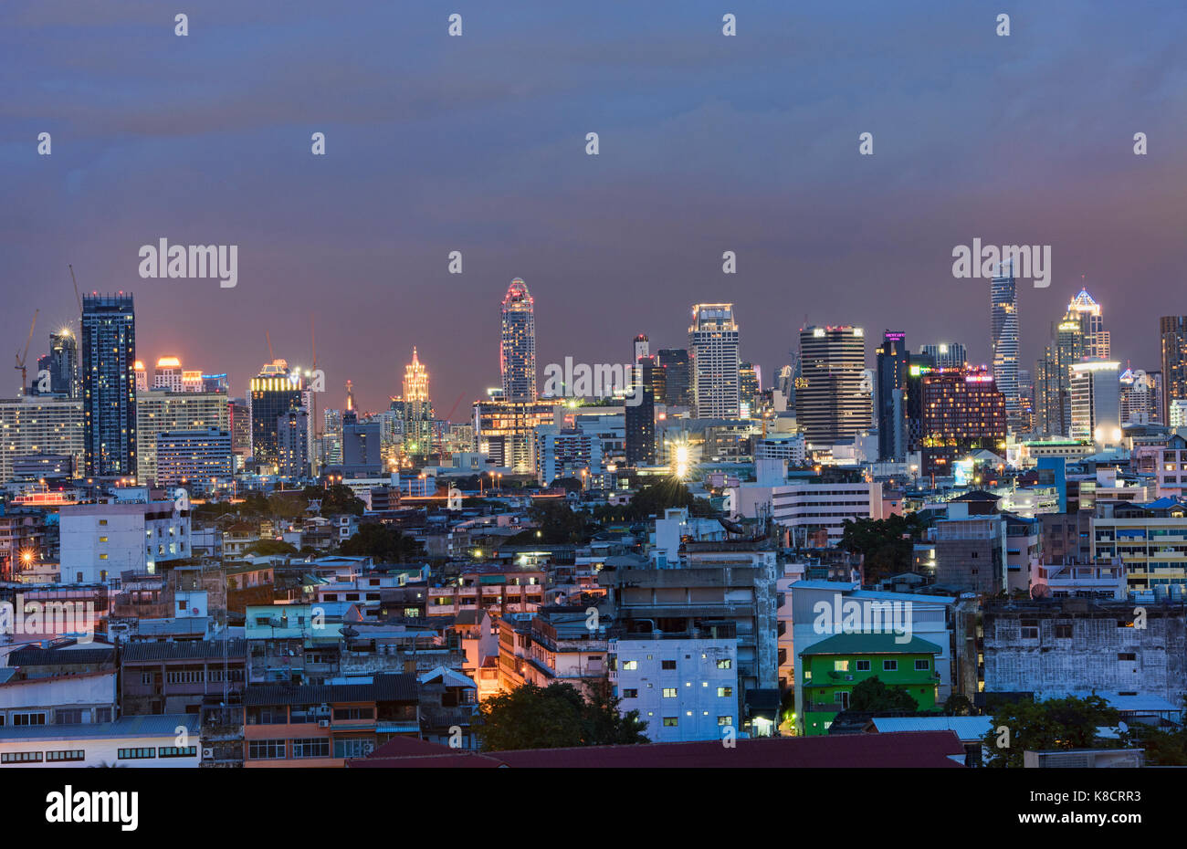 La skyline di Bangkok al crepuscolo Foto Stock