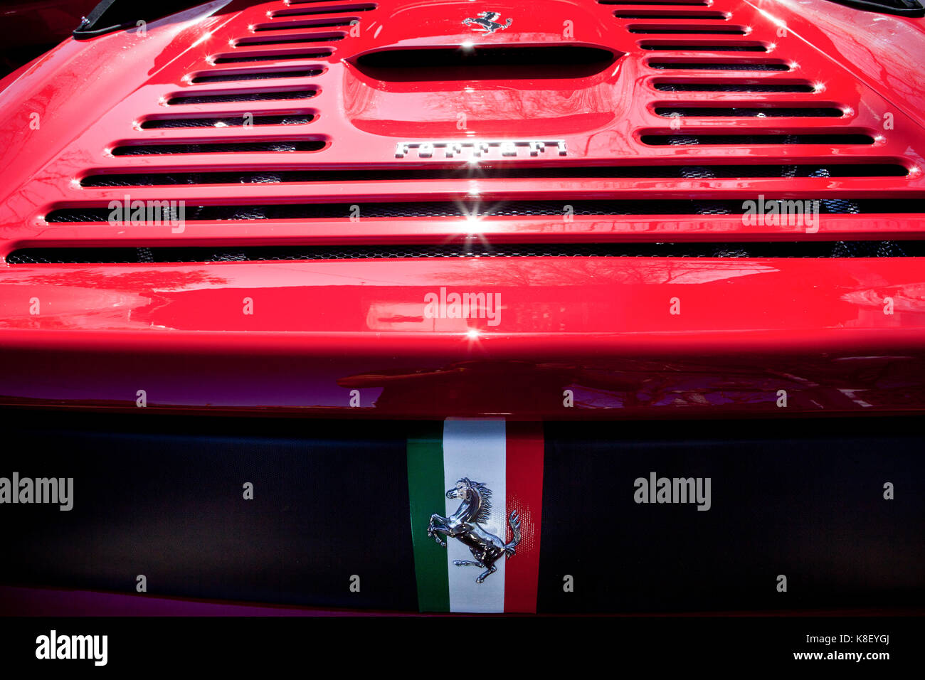 Badajoz, Spagna - 14 marzo 2015: Ferrari auto show a badajoz città su complejo alcantara resort, Marzo 14, 2015. ferrari F355 spider boot e coda lig Foto Stock