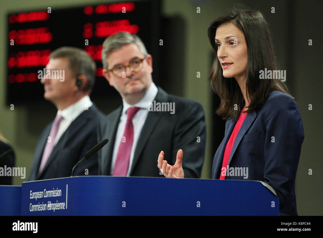 Bruxelles, Belgio. Xix Sep, 2017. Stato dell unione 2017 conferenza stampa dal vice-presidente Andrus Ansip, e Commissari julian king e mariya Gabriele su sicurezza informatica e pacchetto dati credito: leo cavallo/alamy live news Foto Stock