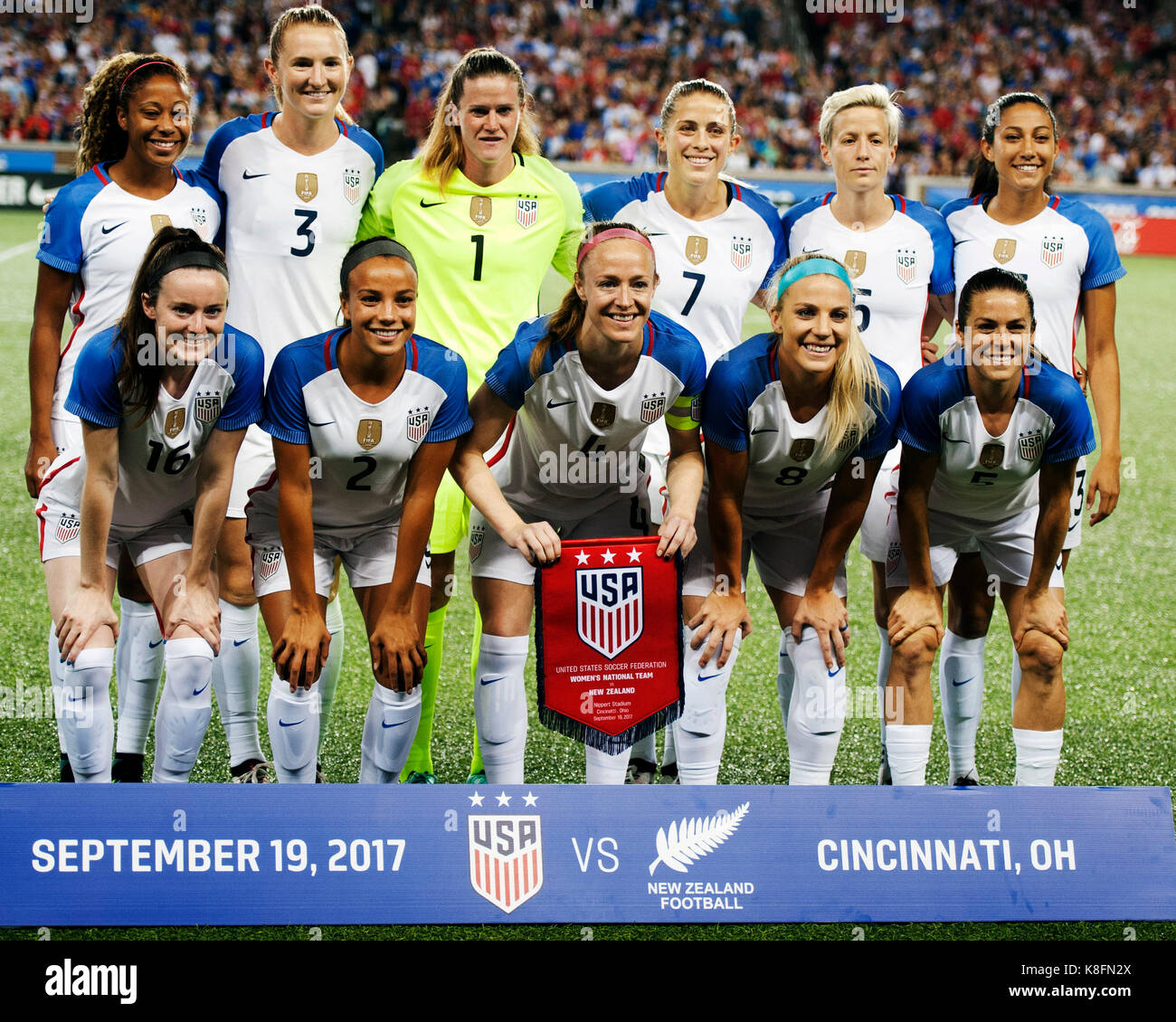 Cincinnati, Ohio, Stati Uniti d'America. Xix Sep, 2017. Il Team USA linee fino al tradizionale pre match fotografico prima di affrontare la Nuova Zelanda nel loro corrispondono a Nippert Stadium. Cincinnati, Ohio. Brent Clark/Alamy Live News Foto Stock
