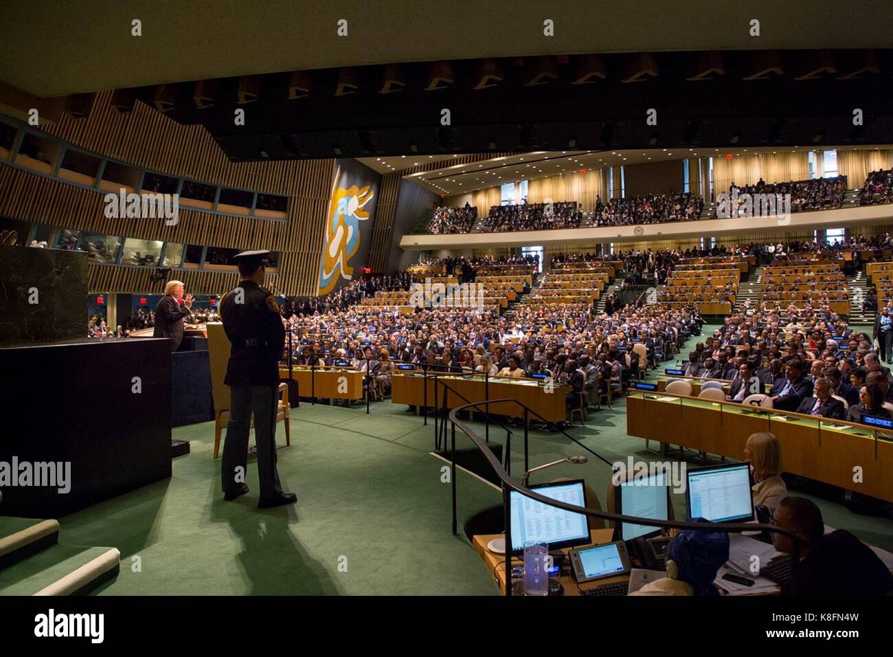 New york, Stati Uniti d'America. Xix Sep, 2017. Presidente statunitense Donald Trump durante il suo discorso alla 72esima sessione dell' assemblea generale delle Nazioni Unite il 19 settembre 2017 a New York City. Credito: planetpix/alamy live news Foto Stock