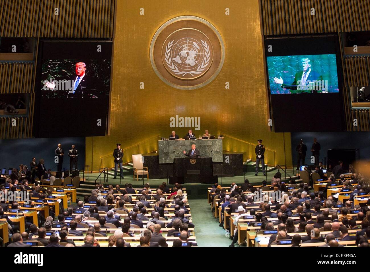 New york, Stati Uniti d'America. Xix Sep, 2017. Presidente statunitense Donald Trump durante il suo discorso alla 72esima sessione dell' assemblea generale delle Nazioni Unite il 19 settembre 2017 a New York City. Credito: planetpix/alamy live news Foto Stock