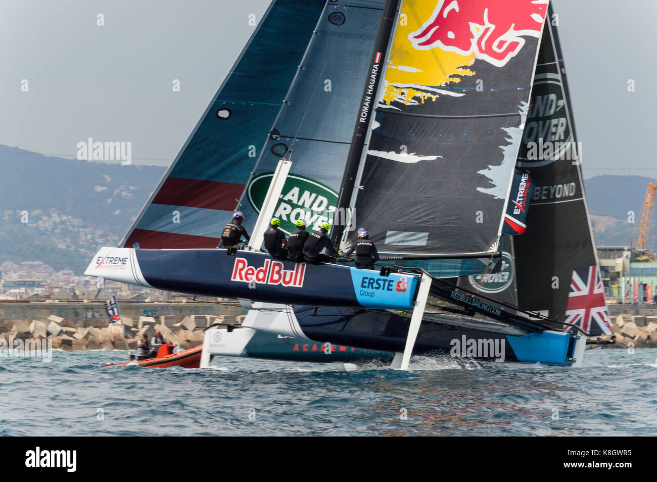 Red Bull catamarano GC-32 all'Extreme serie vela, Barcellona Foto Stock