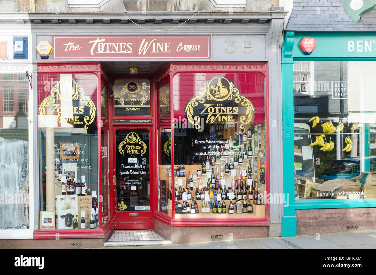 Il Totnes Azienda Vitivinicola wine shop in Fore Street, totnes devon, Foto Stock