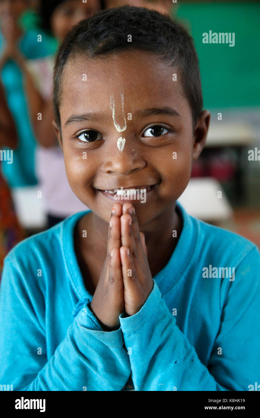 Sandipani muni scuola per ragazze bisognose gestito da food for life vrindavan. L'india. Foto Stock