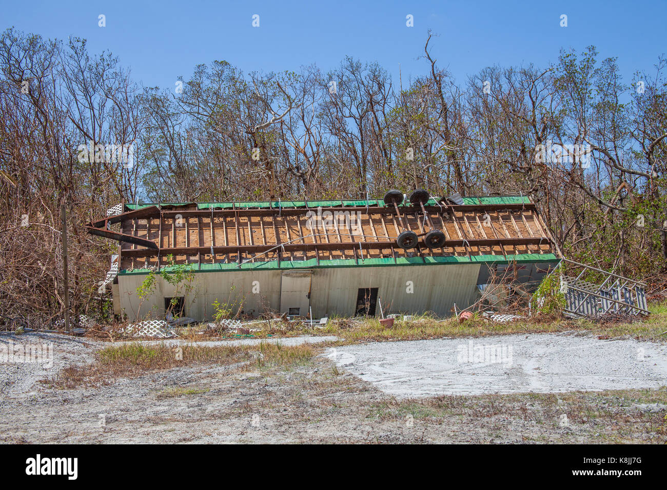 Goodland florida dopo l uragano irma colpito mostra danni e sofferenze. un piccolo villaggio di pescatori sulla costa sud ovest della Florida appena a sud di Napoli e Marco island, hanno preso un colpo diretto dall uragano irma come l'occhio passata su di loro quando si ha colpito gli Stati Uniti continentali dopo aver Florida keys. Foto Stock