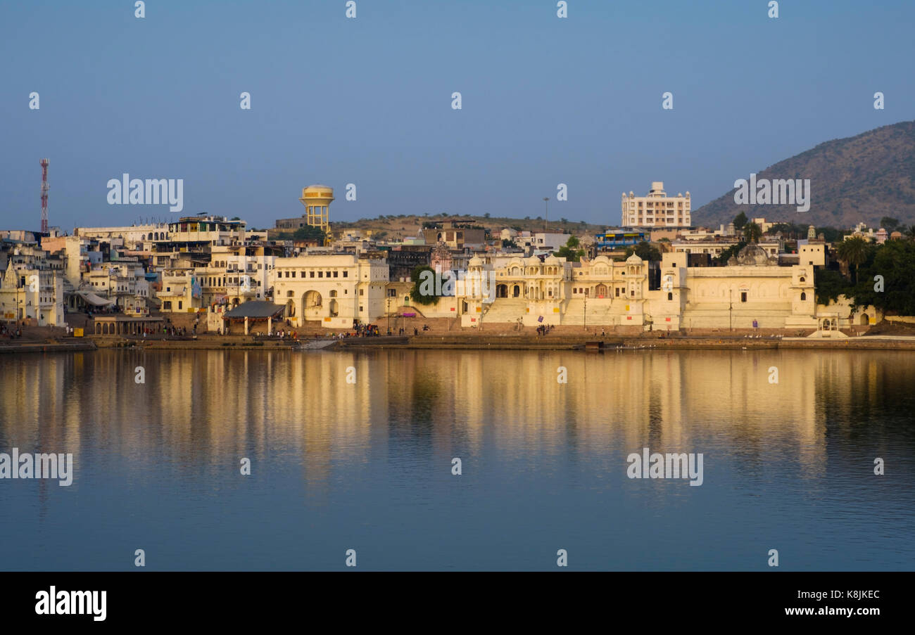 Pushkar, India - circa novembre 2016: vista del lago Pushkar Foto Stock