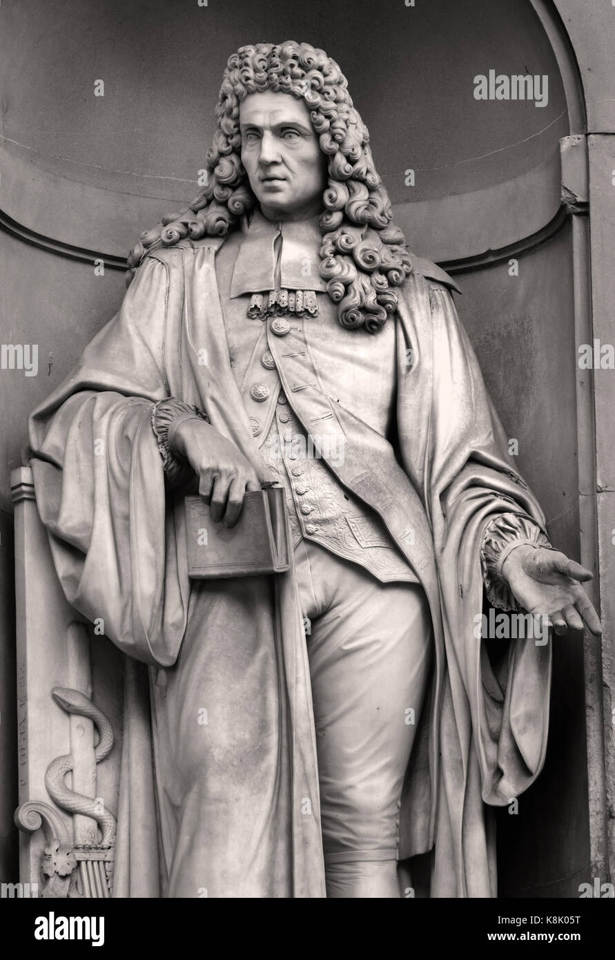 Francesco Redi 1626 -1697 Italiano medico naturalista, biologo poeta.il fondatore della biologia sperimentale, e come il padre della moderna parassitologia, statua della Galleria degli Uffizi di Firenze e la toscana italia. da Pietro Costa Foto Stock