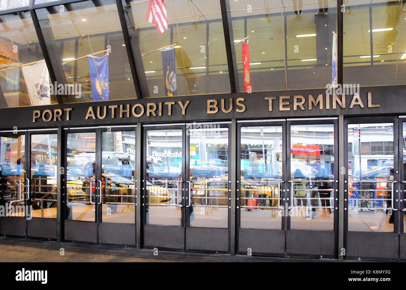 New york, Stati Uniti d'America - 28 September, 2016: la port authority bus terminal è il Gateway principale per la interstate autobus in Manhattan a New York City. Foto Stock