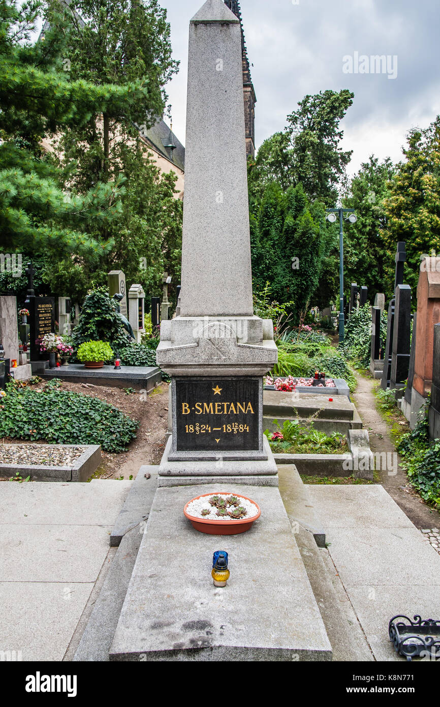 La tomba tomba di Bedřich Smetana, il Cimitero di Vyšehrad, Praga Foto Stock