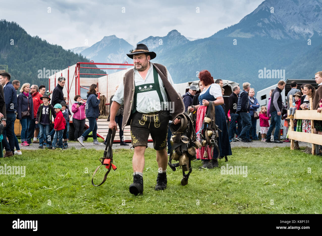 Viehscheid, la tradizionale celebrazione delle mucche di ritorno dalla praterie alpine- elemosina , allgaeu, Germania Foto Stock