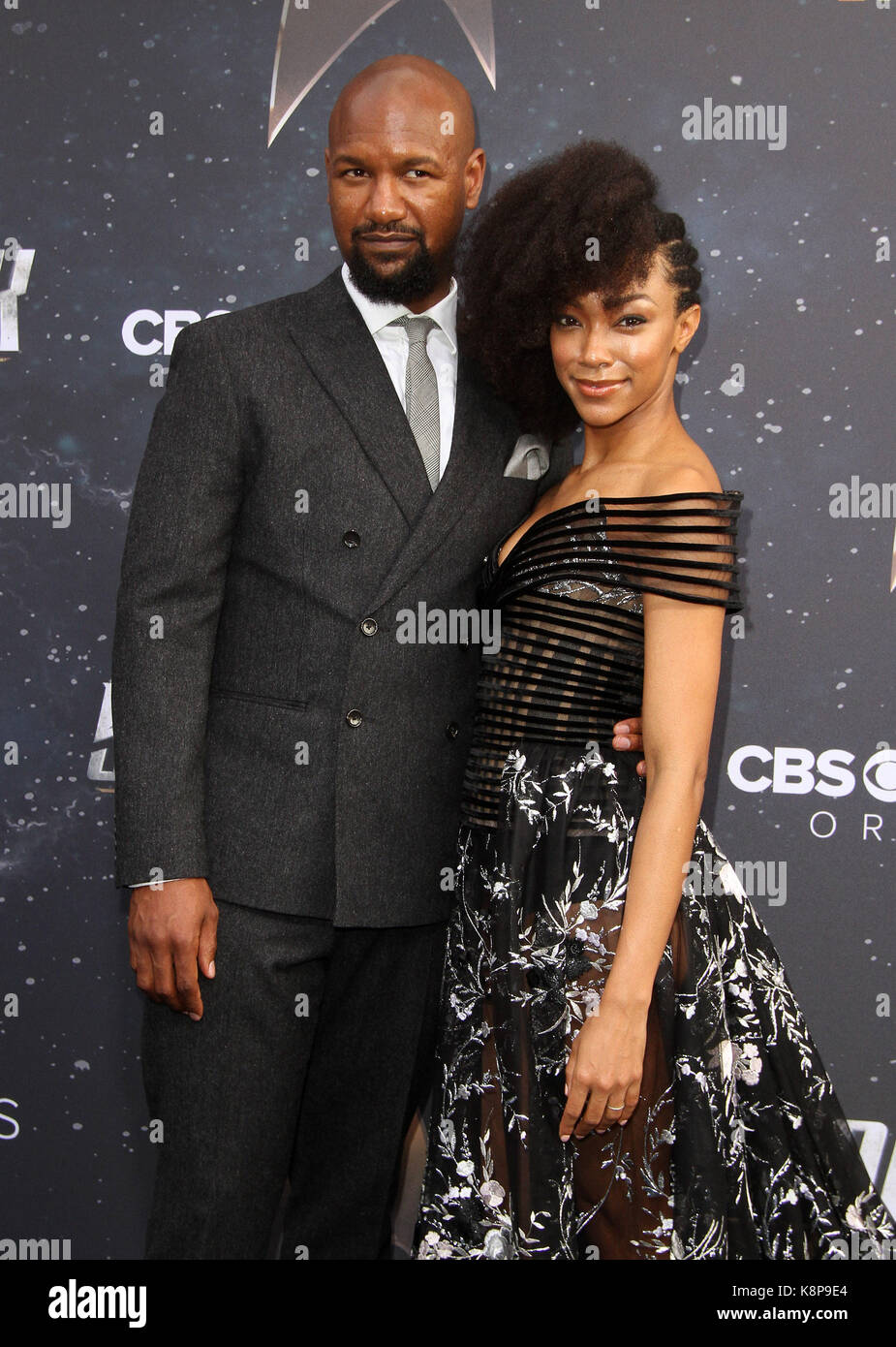 Los Angeles, CA, Stati Uniti d'America. Xix Sep, 2017. 19 settembre 2017 - Hollywood, California - sonequa martin-verde e marito kenric verde. ''˜star trek: scoperta' Premiere detenute al arclight glossari affini realizzato a Hollywood. Photo credit: admedia credito: admedia/zuma filo/alamy live news Foto Stock