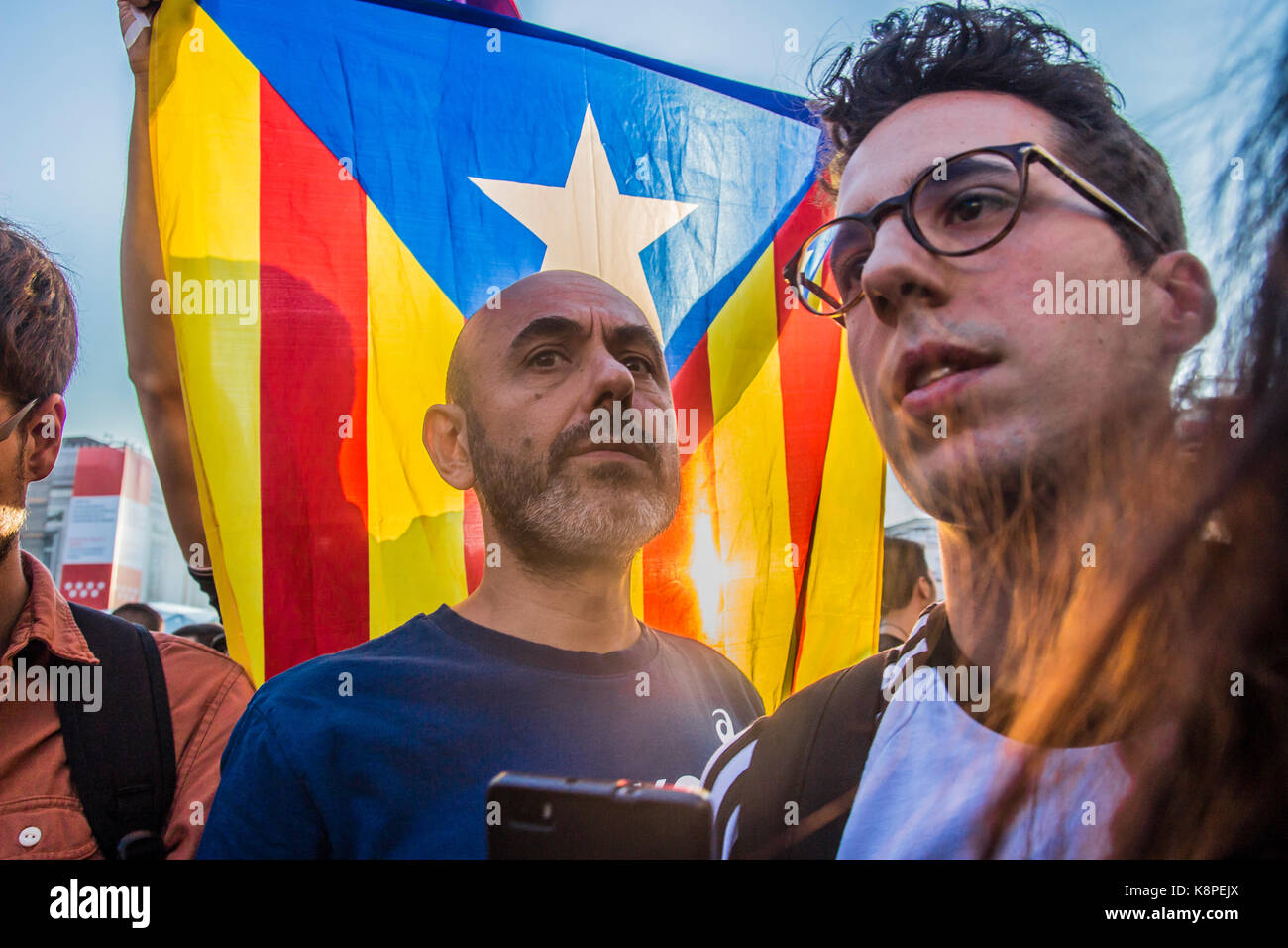 Madrid, Spagna. Xx Settembre, 2017. Nacionalist Falange e sostenitori della Catalunya tensione in Madrid Credito: Alberto Ramírez Sibaja/Alamy Live News Foto Stock