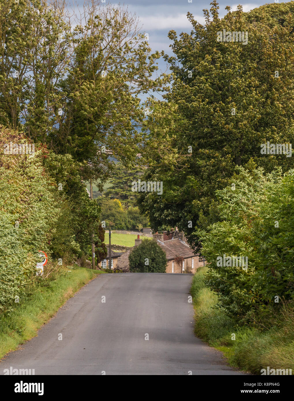 Paesaggio di Teesdale, il villaggio di conservazione di Barningham, inferiore Teesdale, Regno Unito dalla moor road su un ventoso inizio pomeriggio autunnale Settembre 2017 Foto Stock