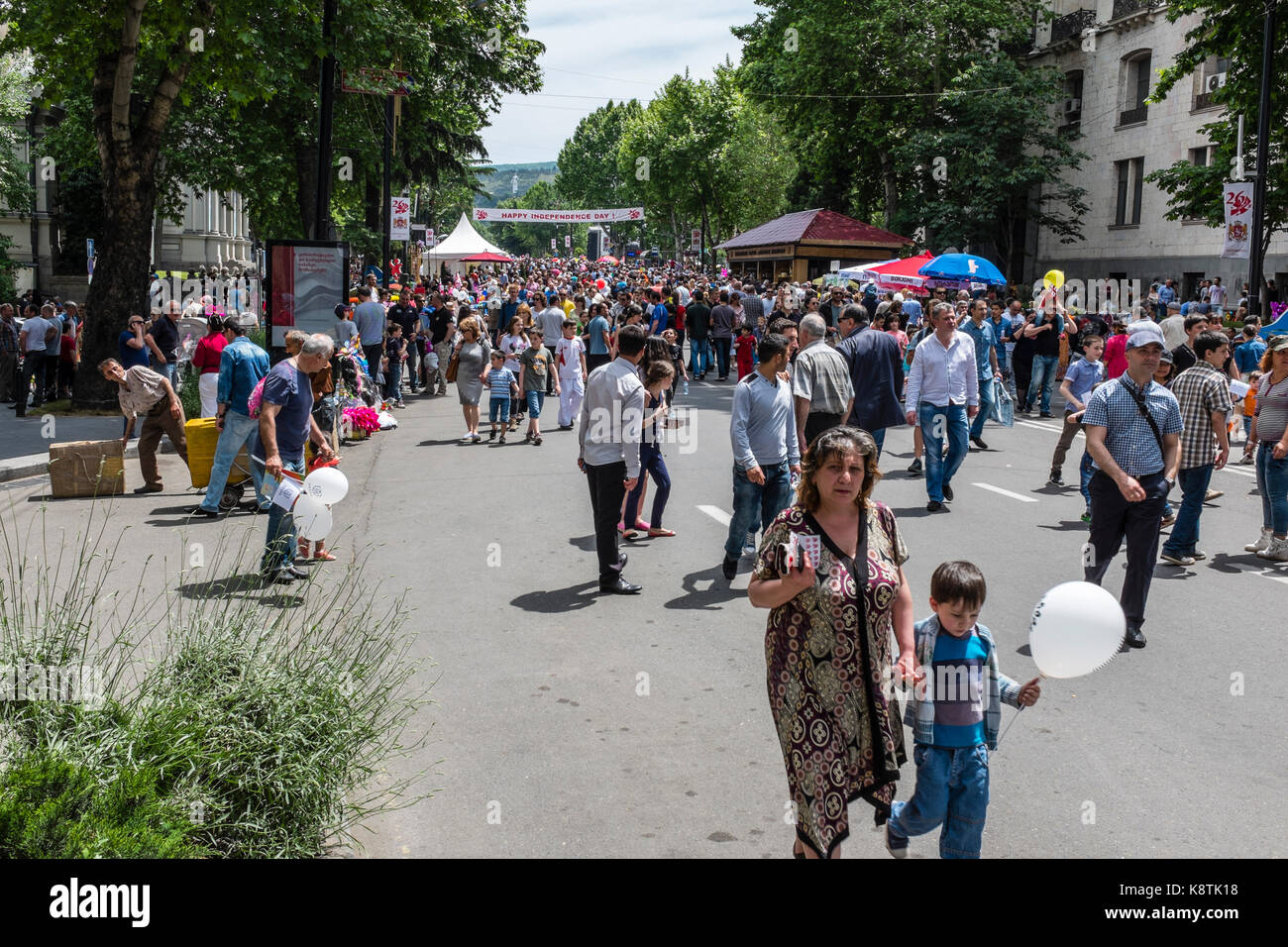Tbilisi, Georgia, Europa orientale - Celebrazioni del giorno dell'indipendenza il 26 maggio 2015 sulla Shota Rustaveli Avenue. Foto Stock