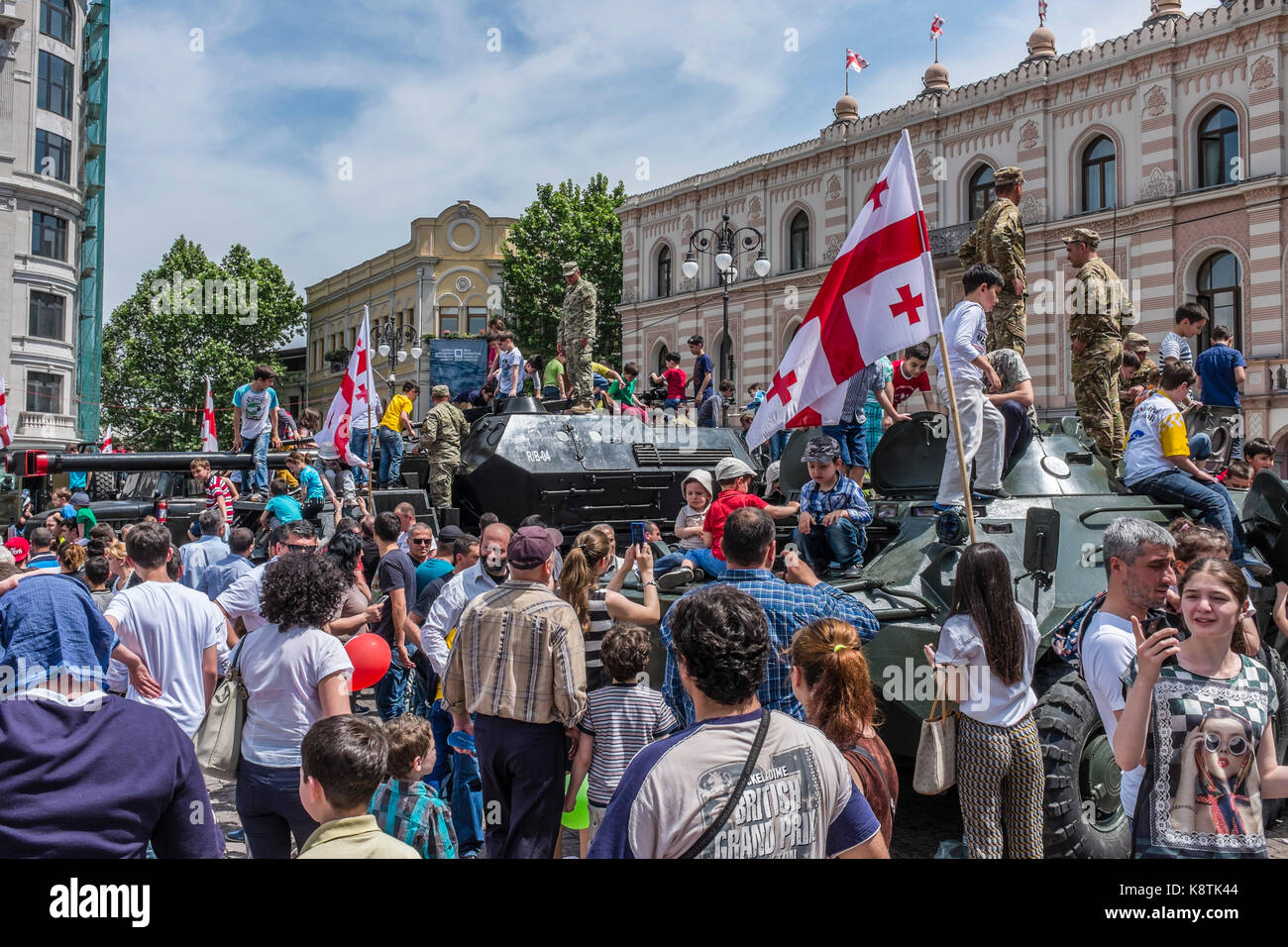 Tbilisi, Georgia, Europa orientale - Celebrazioni del giorno dell'indipendenza il 26 maggio 2015 in piazza della Libertà. Foto Stock