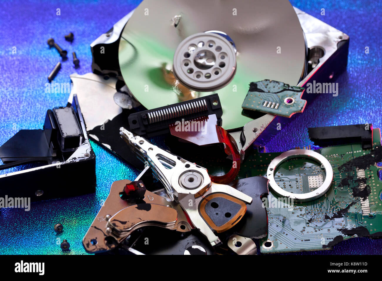 Parti del computer distrutti unità disco rigido (HDD vista esplosa, HDD distruggere) - USA Foto Stock