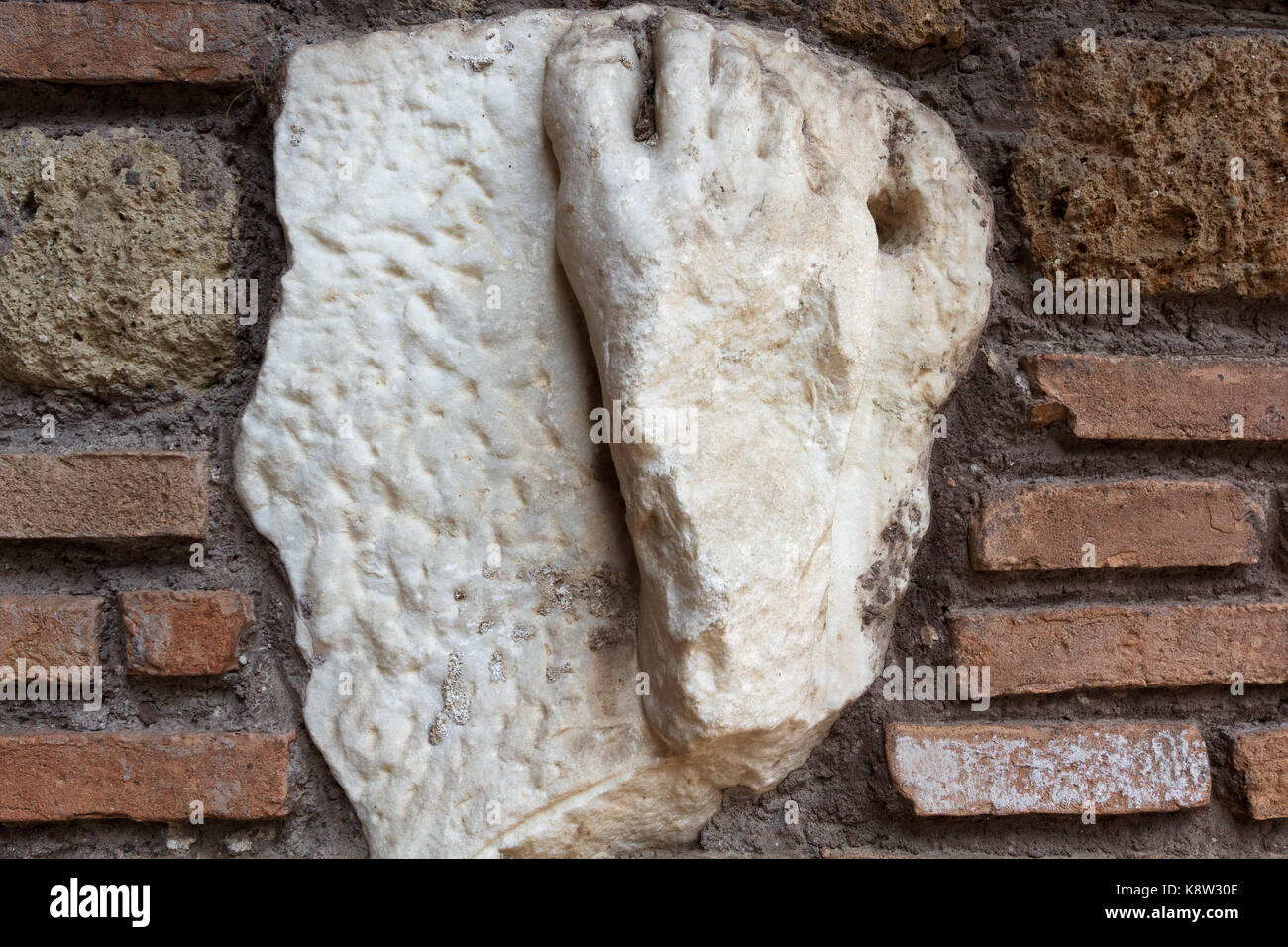 Un piede di marmo - Santa Sabina - Roma Foto Stock