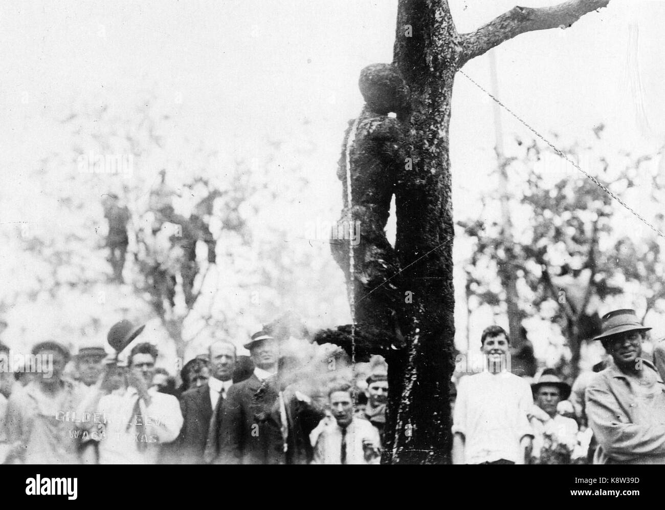 Jesse WASHINGTON Folla guardando il corpo bruciato del 18 anni Afro-American dopo la sua tortura e lynching a Waco, Texas, il 15 maggio 1916 Foto Stock