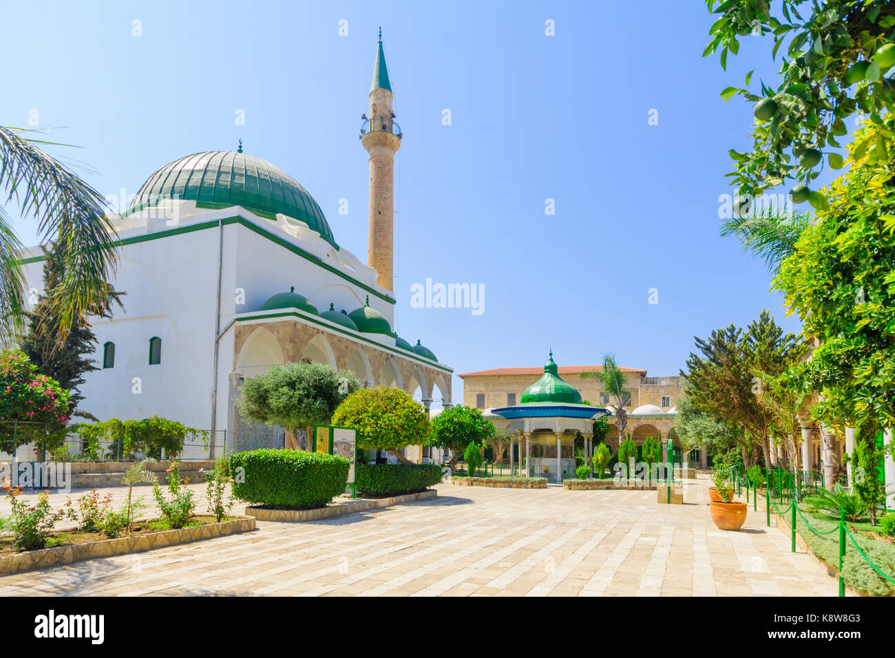 Vista del el-jazzar mosque (la Moschea Bianca) e la sua sabil, in acri (akko), Israele Foto Stock