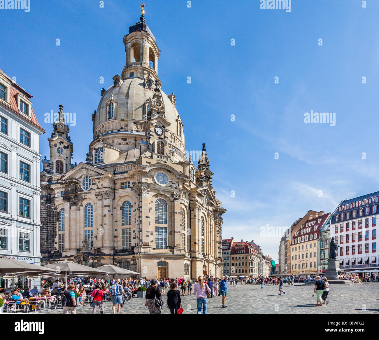 In Germania, in Sassonia, Dresda, Neumarkt con la Frauenkirche Foto Stock