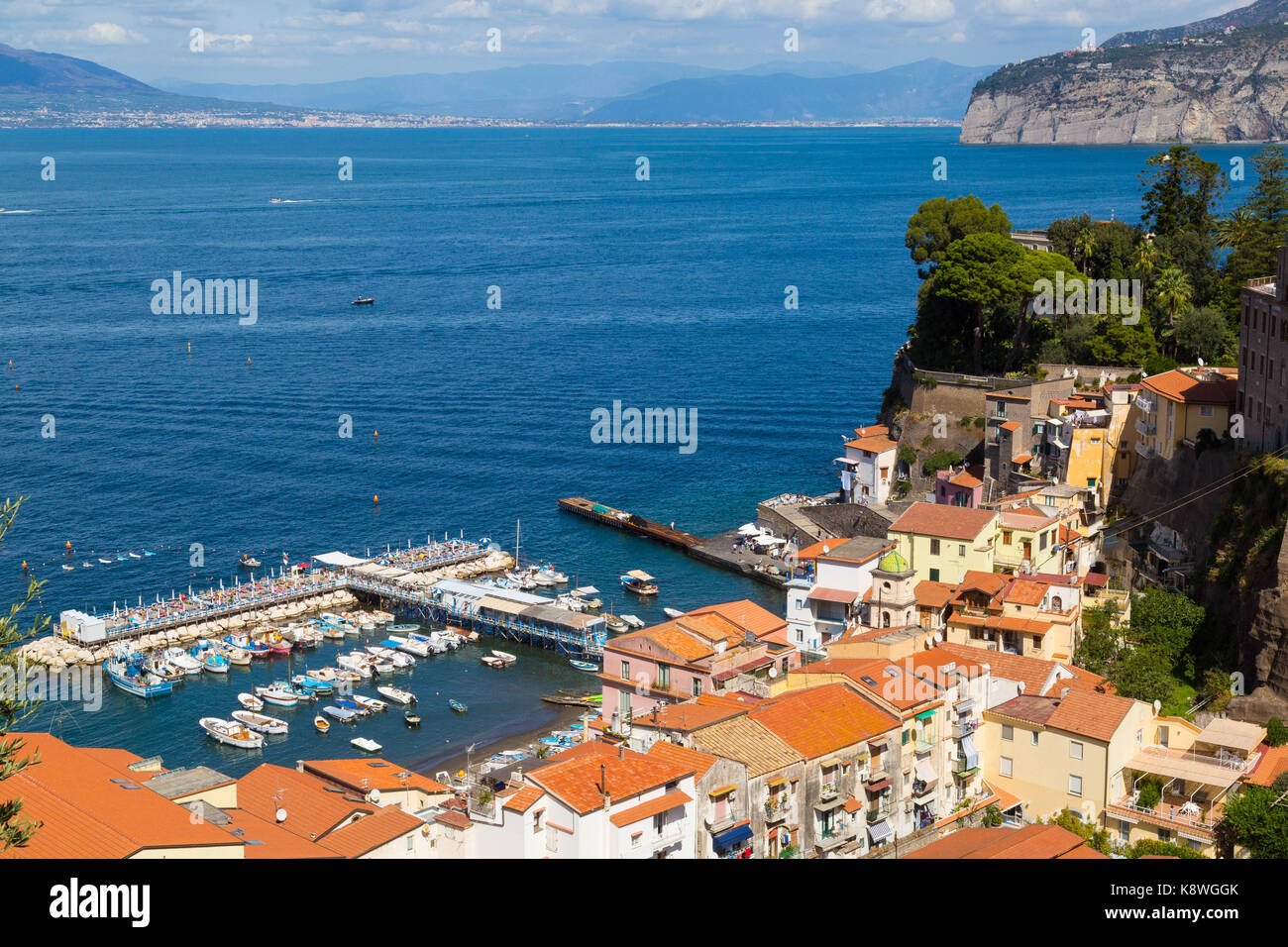 Sorrento, Italia, 18 settembre 2017. una vista in elevazione della Marina Grande di Sorrento, Italia. © paul davey Foto Stock