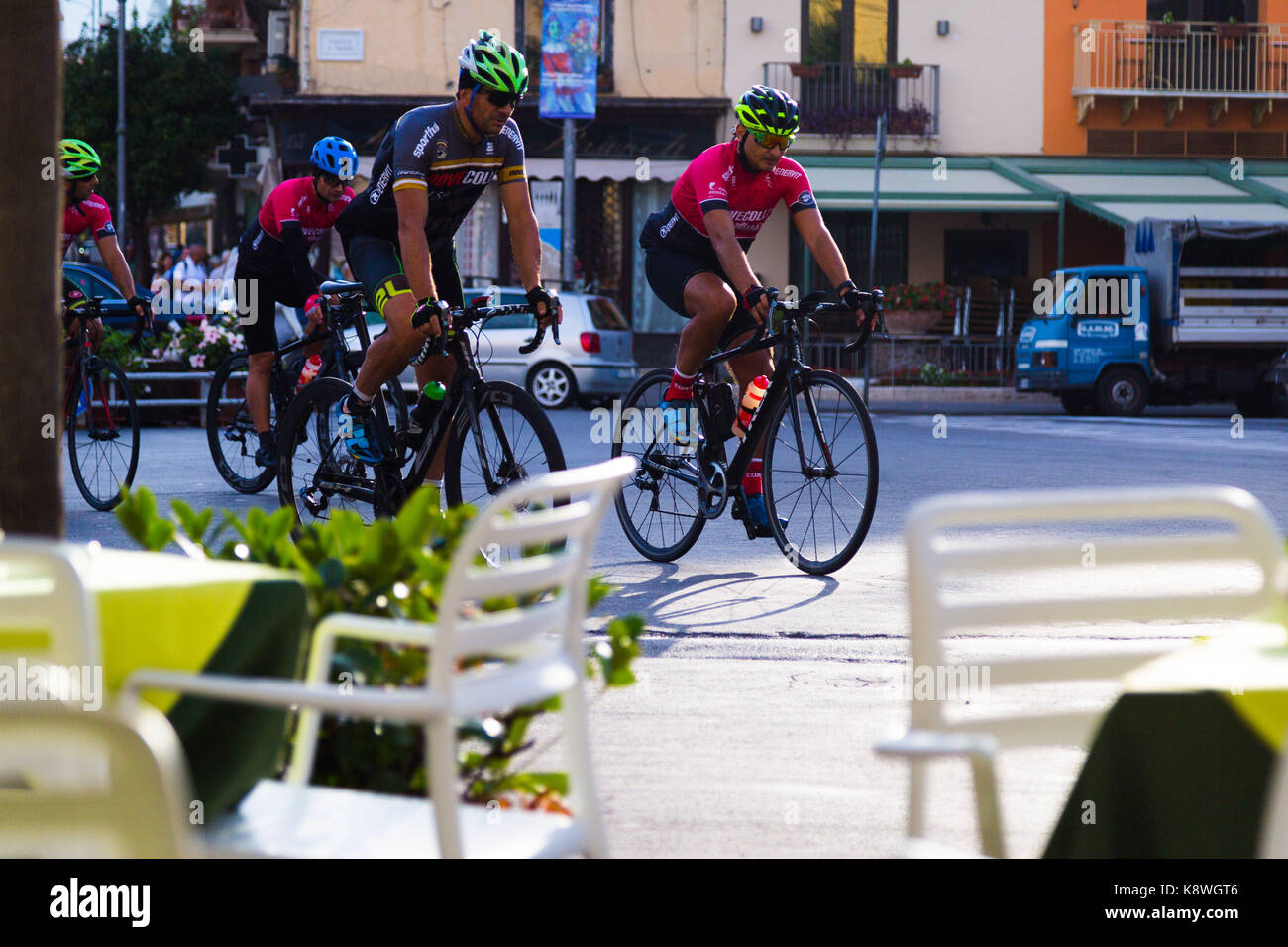Sorrento, Italia, 16 settembre 2017. i ciclisti su un inizio di mattina ride in sorrento, Italia. © paul davey Foto Stock