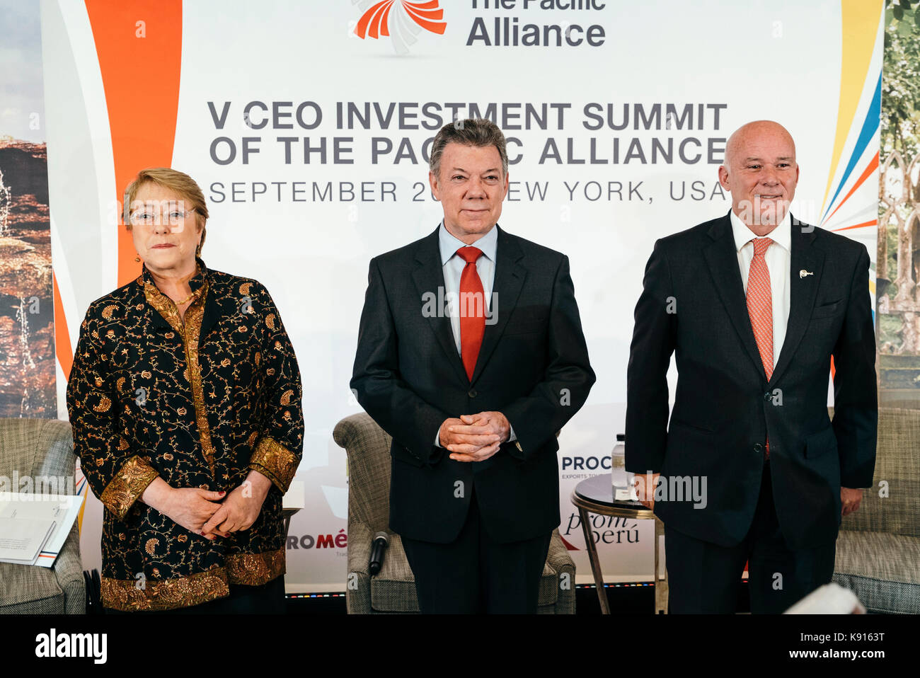 Il Presidente cileno Michelle Bachelet, Colombia il presidente Juan Manuel Santos e il ministro del Commercio del Perù Eduardo Ferreyros altoparlanti al CEO Summit di investimento della Pacific Alliance DURANTE L ASSEMBLEA GENERALE DELLE NAZIONI UNITE Foto Stock