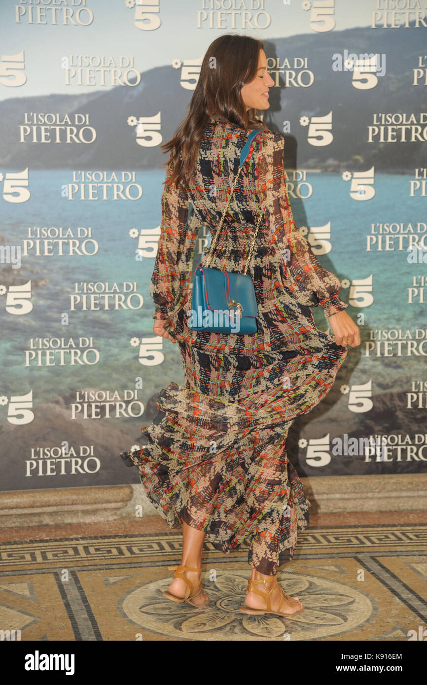 Milano, Italia. Xxi sett, 2017. presentazione a milano arena di ficton per il canale 5 'l'isola di Peter'. Nella foto: chiara baschetti (cademartori borsa). Credito: indipendente photo agency srl/alamy live news Foto Stock