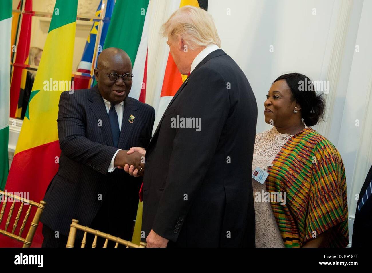 New york, new york, Stati Uniti d'America. Xxi sett, 2017. Presidente statunitense Donald Trump soddisfa con i leader africani a margine della 72esima sessione dell' assemblea generale delle Nazioni Unite presso il palace hotel il 20 settembre 2017 a New York City. Credito: planetpix/alamy live news Foto Stock