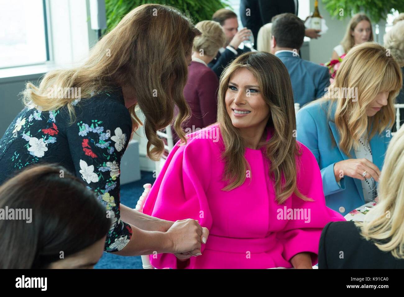 Stati Uniti prima signora melania trump durante un pranzo seguendo il suo indirizzo su bambini e bullismo presso le Nazioni Unite il 20 settembre 2017 a New York City. Foto Stock