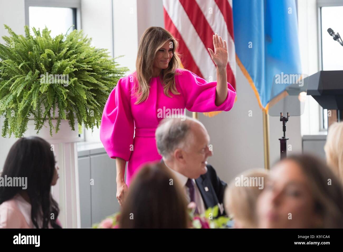 Stati Uniti prima signora melania trump durante un pranzo seguendo il suo indirizzo su bambini e bullismo presso le Nazioni Unite il 20 settembre 2017 a New York City. Foto Stock