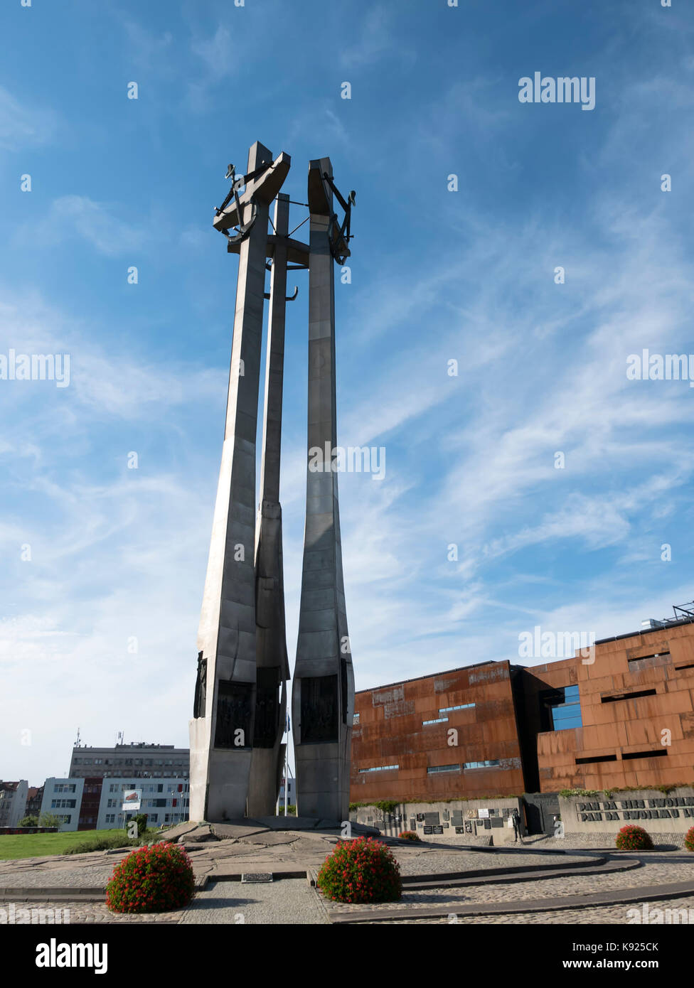 Monumento ai Caduti i lavoratori del cantiere di 1970 (Pomnik Poległych Stoczniowców 1970). Gdansk, provincia di Pomerania, Polonia. Foto Stock