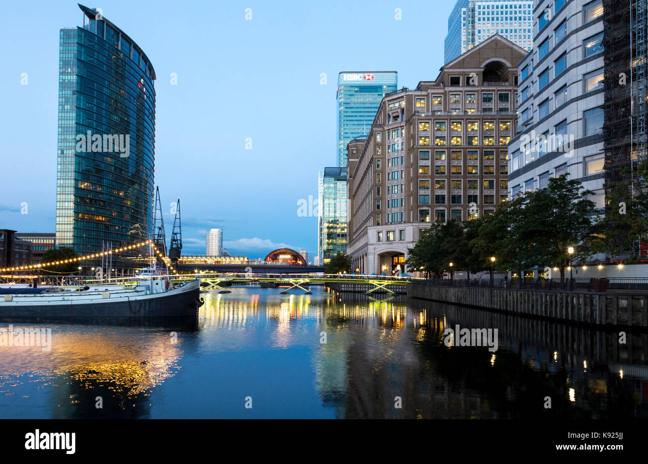 London, Regno Unito - 14 agosto 2017: canary wharf financial district Foto Stock
