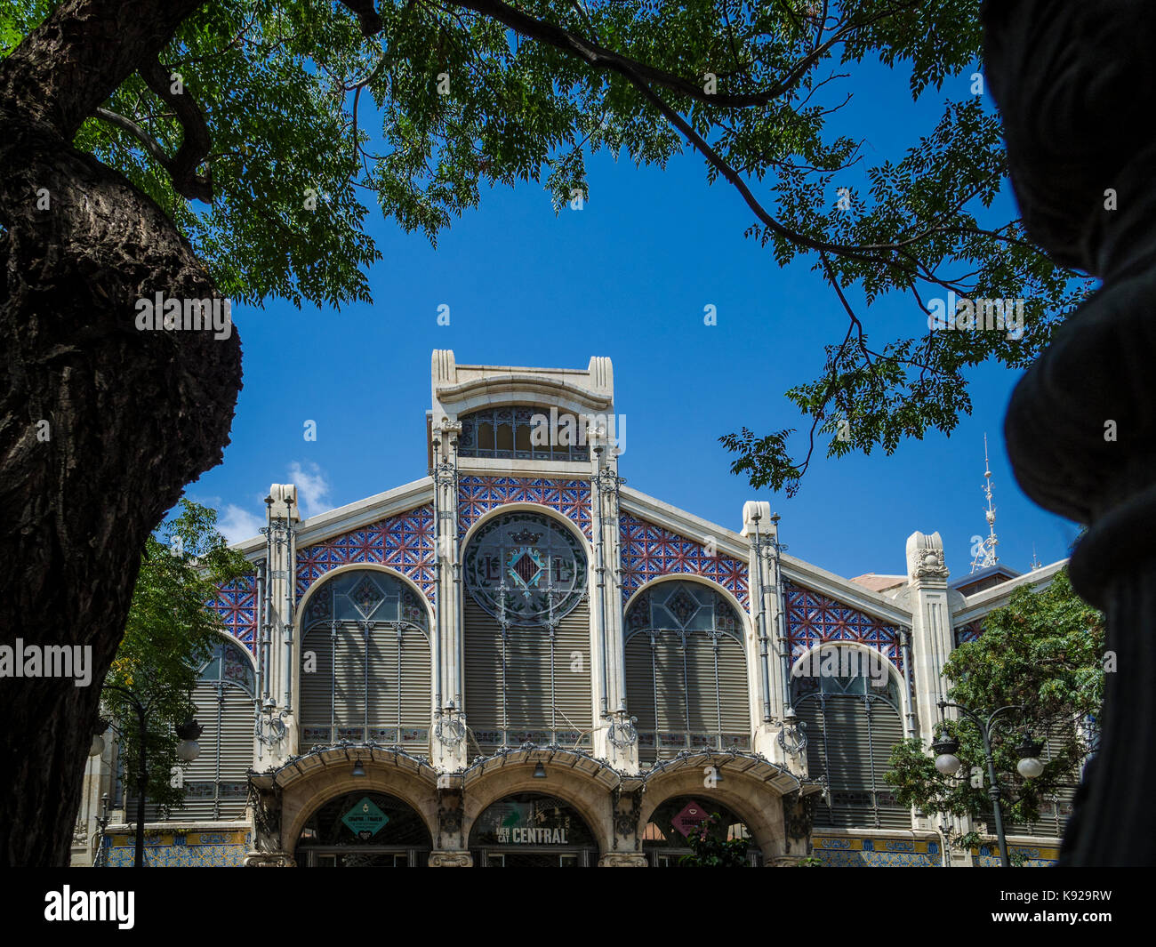 Ingresso al mercato centrale (Mercat Central / Mercado Central) da Plaza del Mercado, Valencia, Spagna, Europa. Foto Stock
