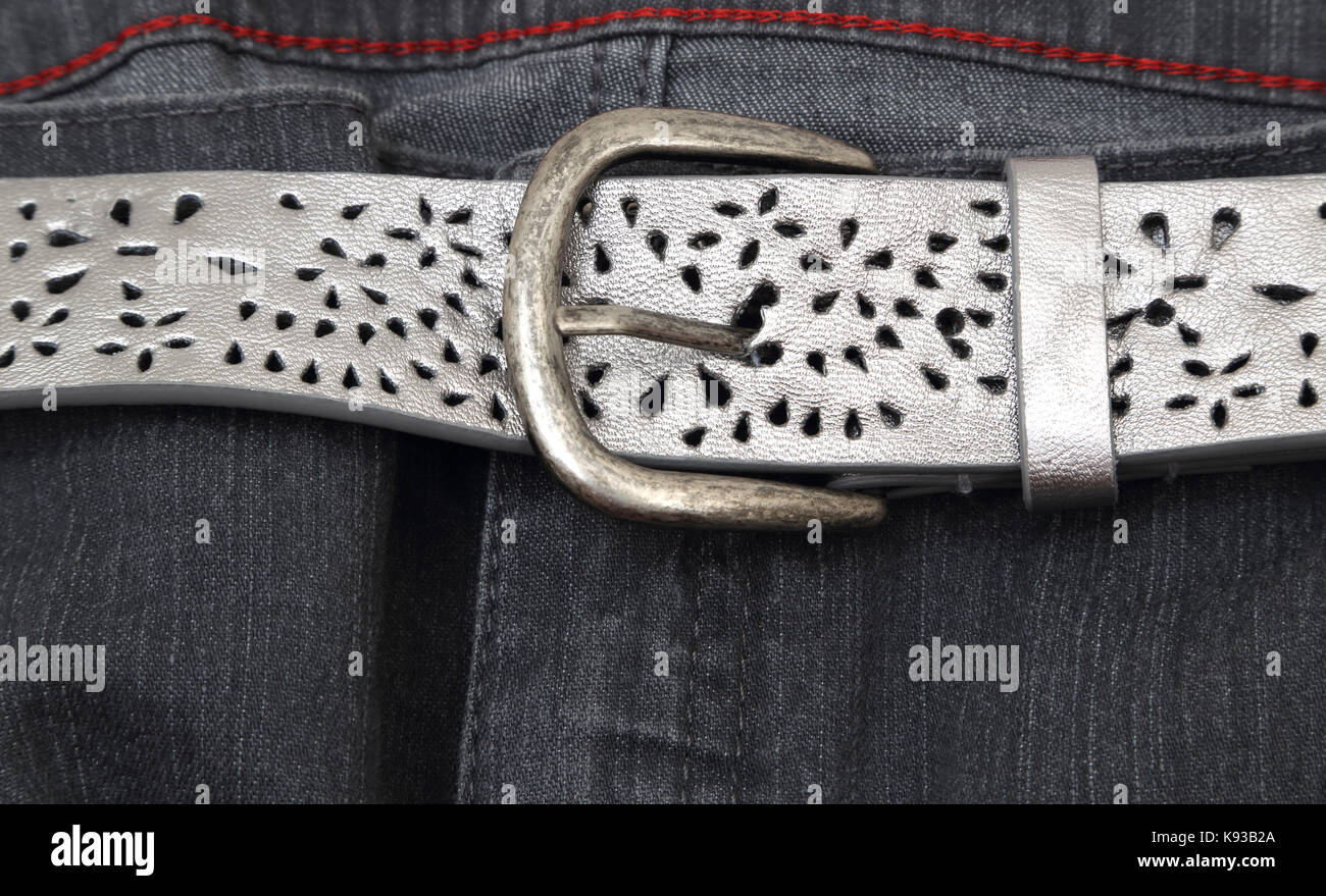 Black Stretch Bootcut Jeans con cintura in argento Foto Stock