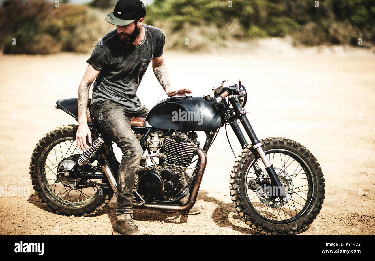 Man tattoo and beard biker immagini e fotografie stock ad alta risoluzione  - Alamy