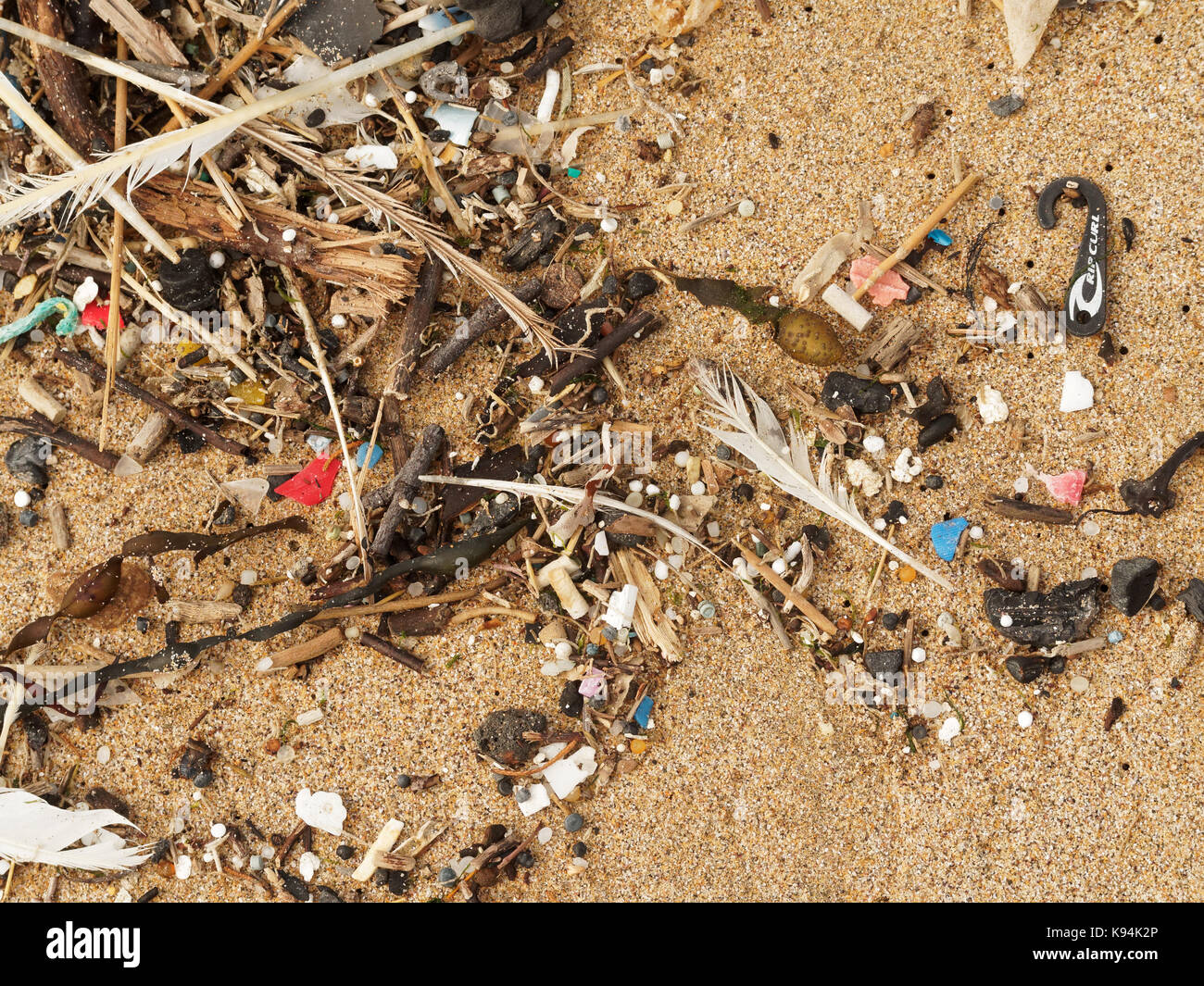 Spiagge e piscine di roccia inquinati con plastica rifiuti micro lavato in su la marea. 21st, settembre, 2017 Robert taylor/alamy live news. newquay, Foto Stock