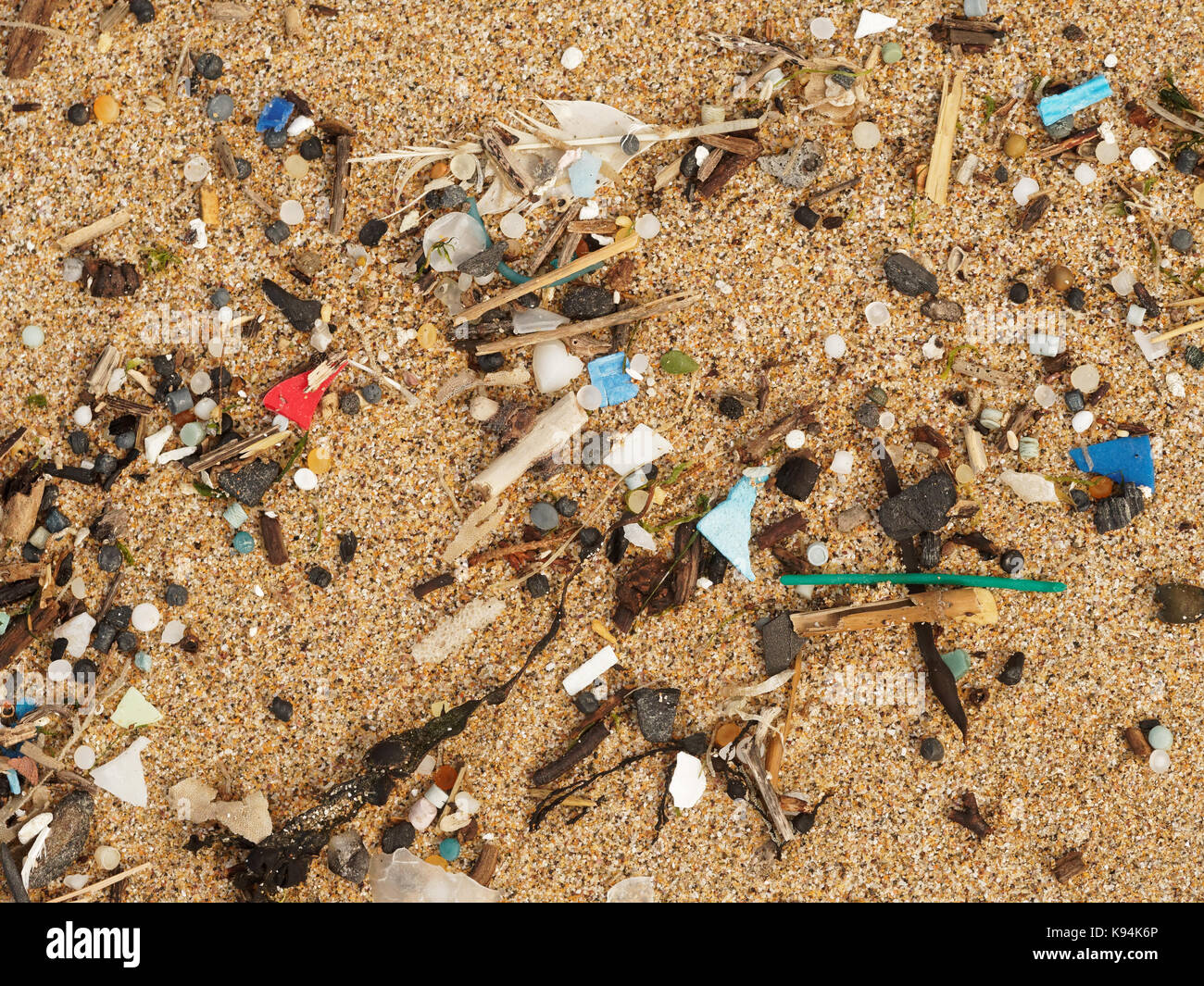 Spiagge e piscine di roccia inquinati con plastica rifiuti micro lavato in su la marea. 21st, settembre, 2017 Robert taylor/alamy live news. newquay, Foto Stock