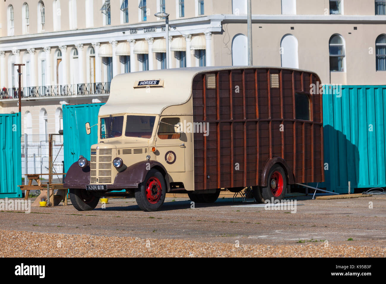 Bedford: O serie, 1952 Bedford OLA2 van per cavalli, inglese britannico Foto Stock