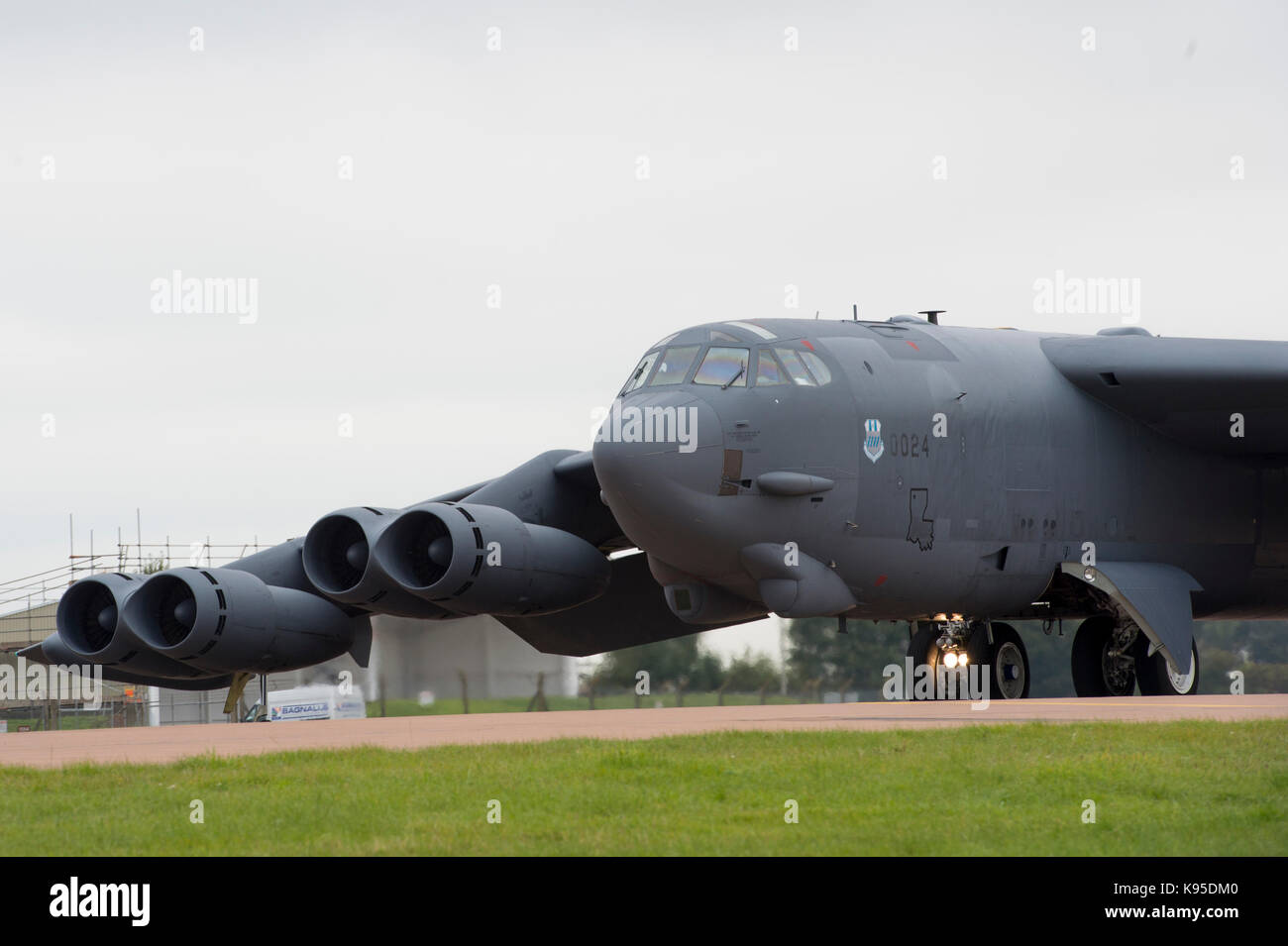 A B Stratofortress, da Barksdale Air Force Base, La., decolla da Royal Air Force Fairford, Regno Unito, Sett. 18, 2017 Foto Stock