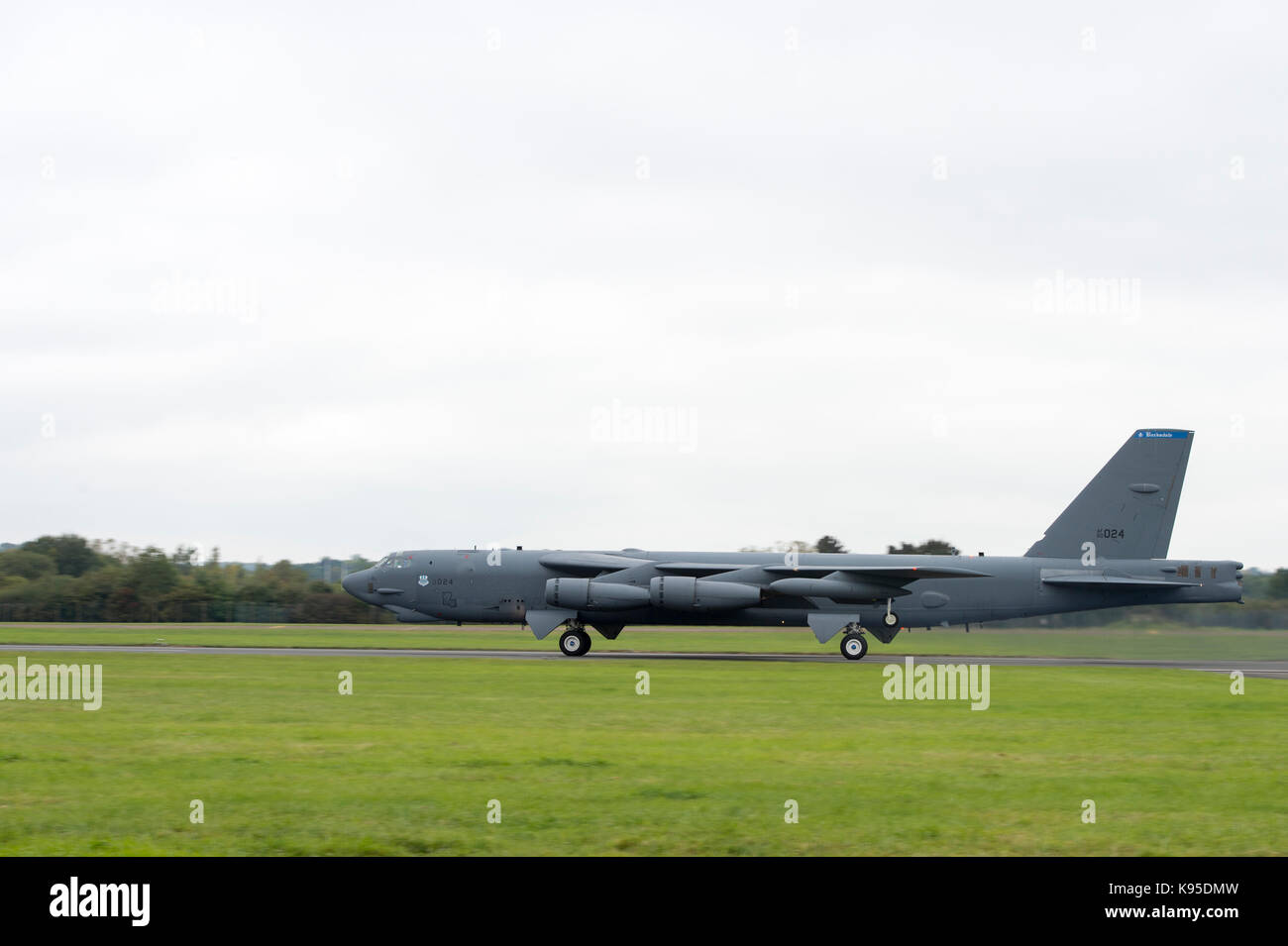 A B Stratofortress, da Barksdale Air Force Base, La., decolla da Royal Air Force Fairford, Regno Unito, Sett. 18, 2017 Foto Stock