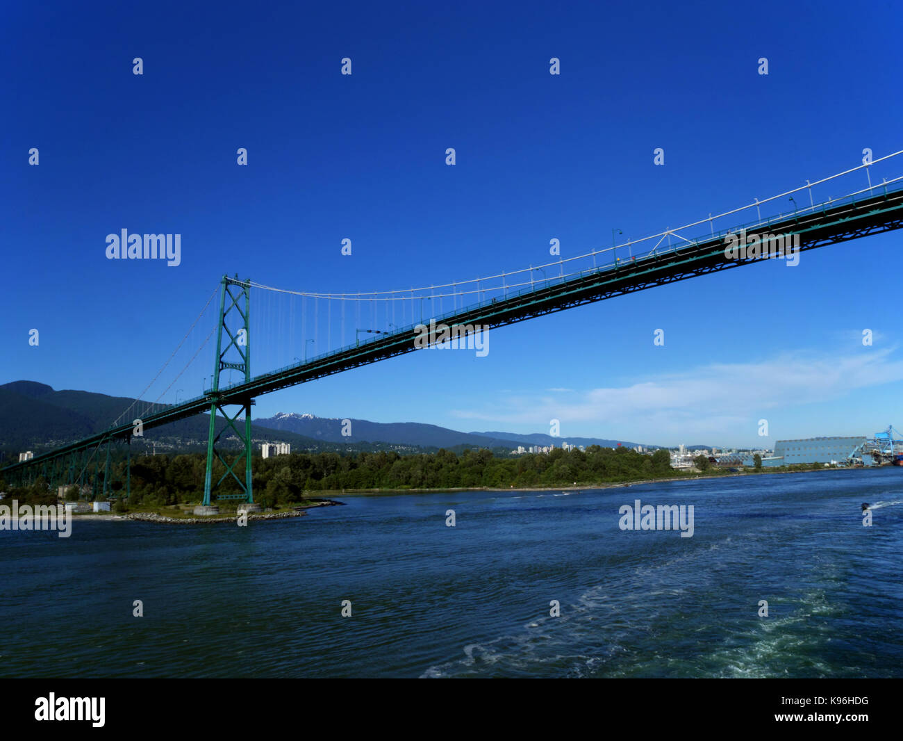 Passando sotto la porta del leone bridge, Vancouver, BC, Canada. Foto Stock