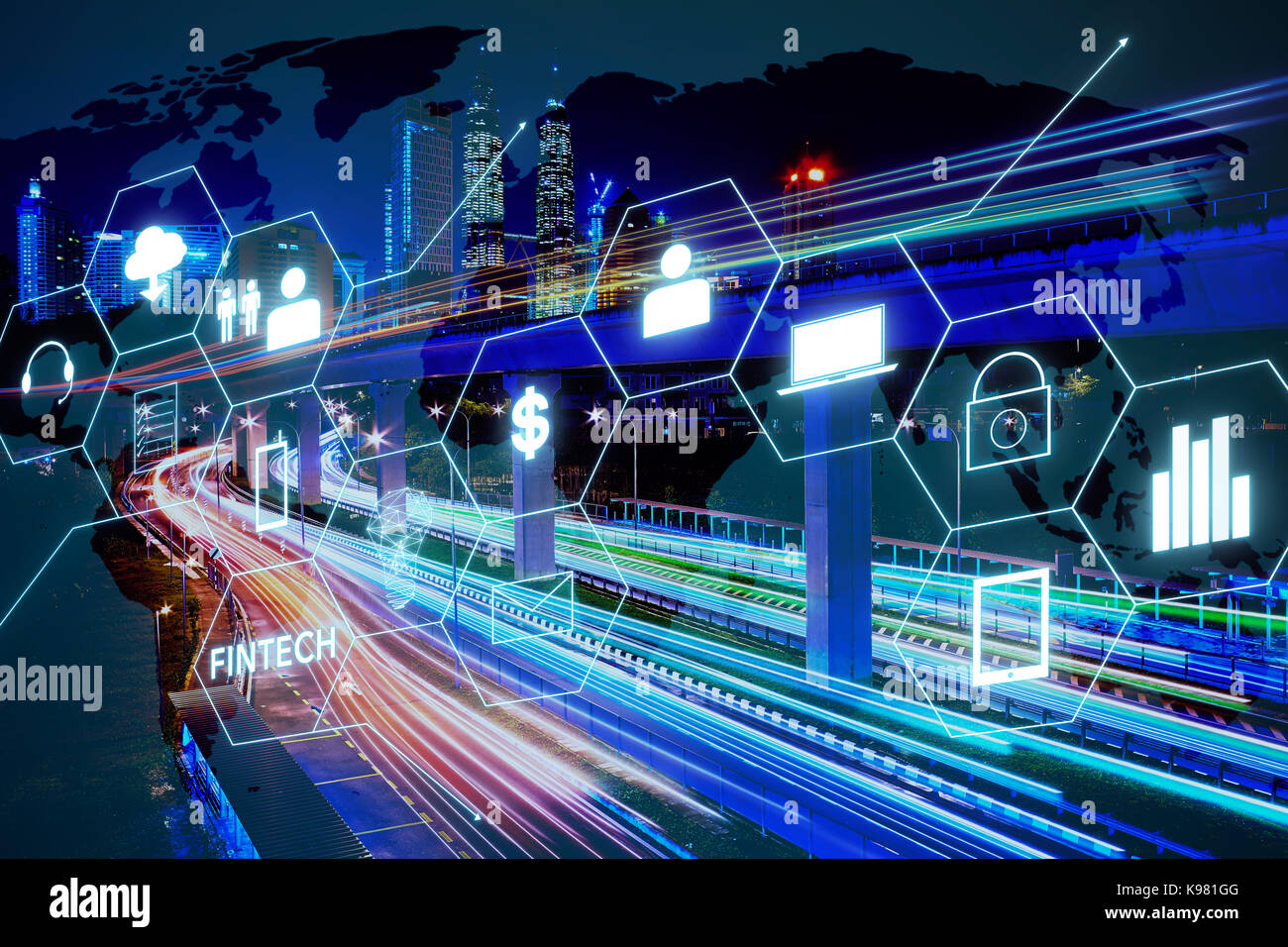 Icona di Fintech e internet delle cose con codice a matrice di sfondo , gli investimenti finanziari e la tecnologia internet concetto. Foto Stock