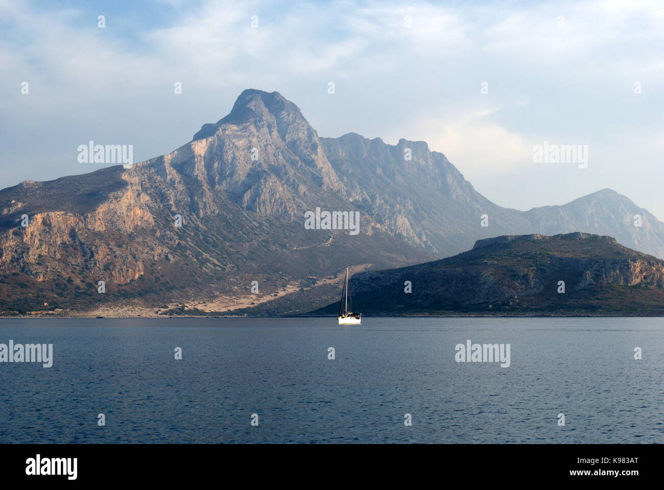 Vista sul mare da Imeri Gramvousa a Cape Gramvousa, Kissamos, Creta, Grecia Foto Stock