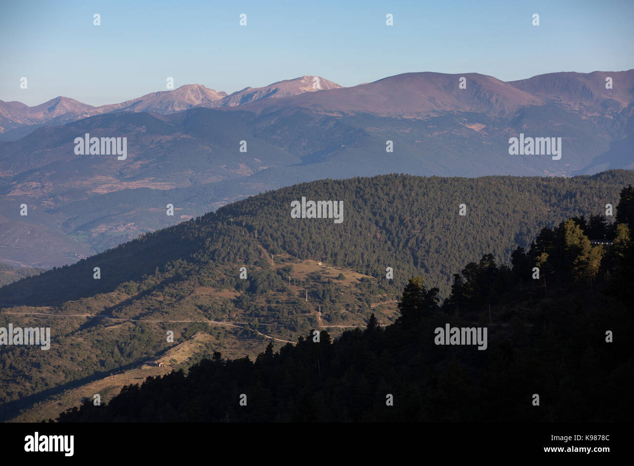Valle di Tena nella catena montuosa dei Pirenei aragonesi, Pirenei catalani, Spagna, Europa Foto Stock