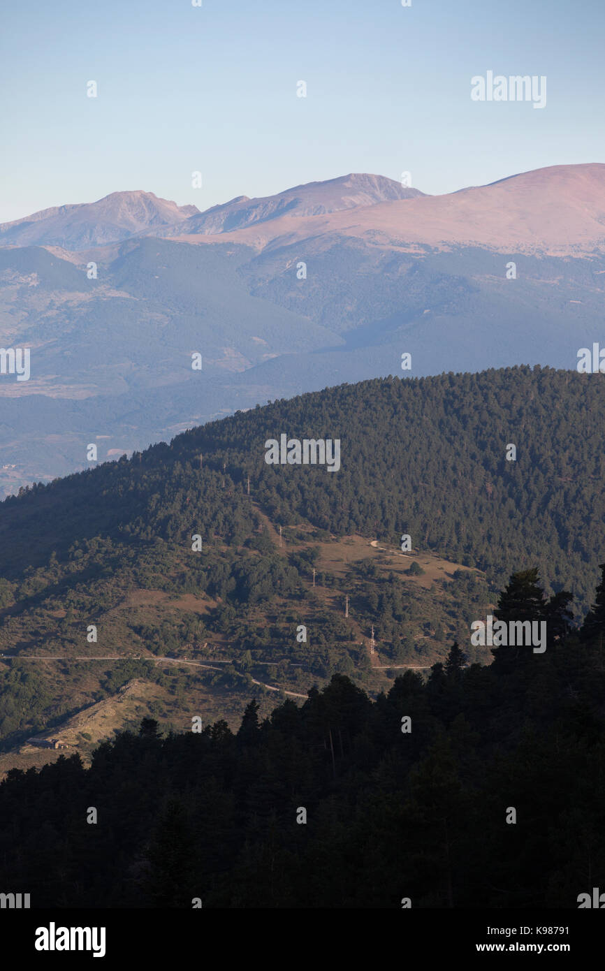 Valle di Tena nella catena montuosa dei Pirenei aragonesi, Pirenei catalani, Spagna, Europa Foto Stock