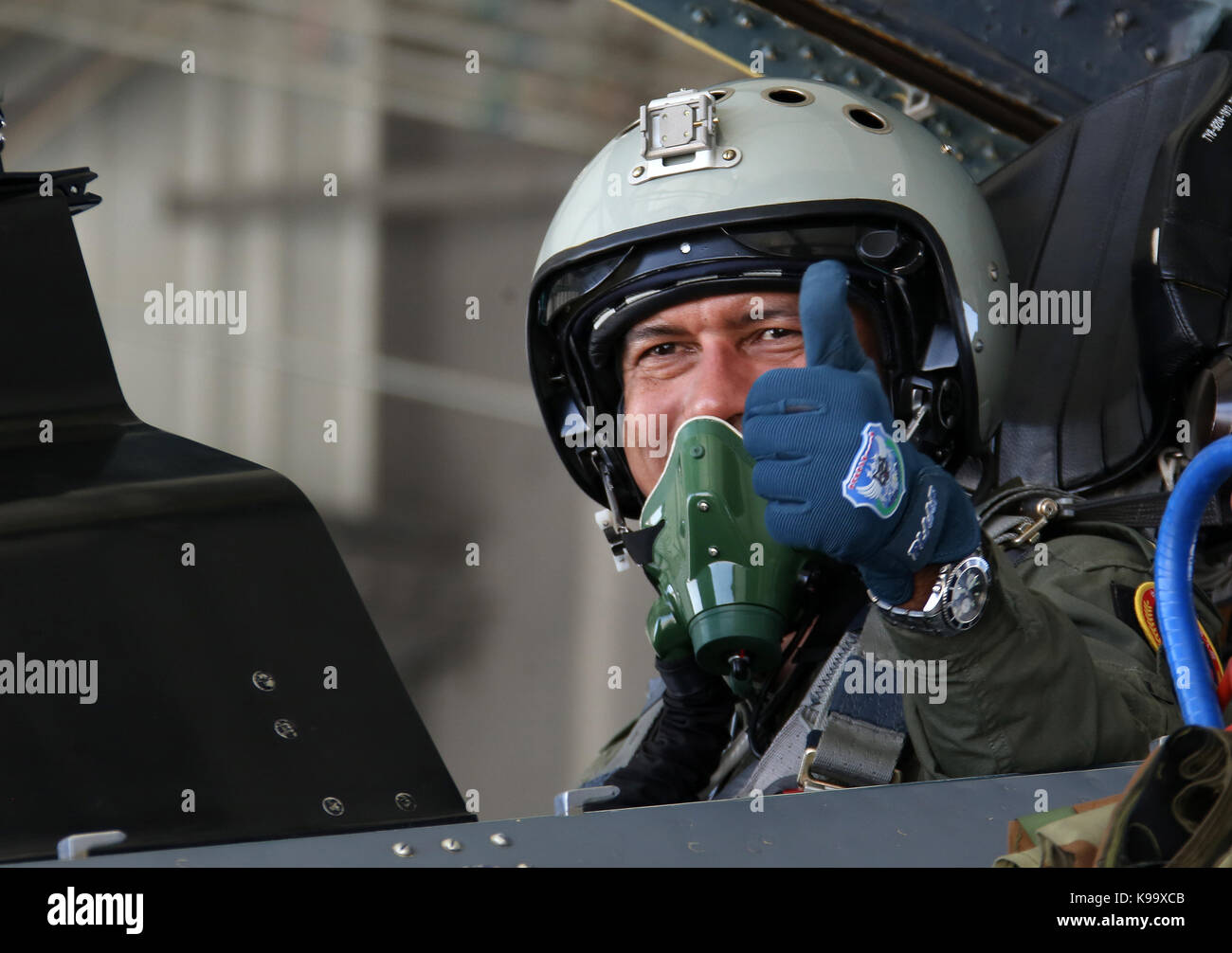 Urumqi. Xvii Sep, 2017. un pakistano personale dell'Air Force si siede in fighter j-11bs durante un comune trapano in Cina, sept. 17, 2017. Il cinese e il Pakistan forze aeree hanno collaborato nella pianificazione e attuazione di strategie, nonché imparare concetti operativi e le tattiche da ciascun altro attraverso seduto nello stesso fighter durante il corso esercitazioni congiunte denominato 'shaheen vi" da sett. Da 7 a 27. Credito: liu chang/xinhua/alamy live news Foto Stock