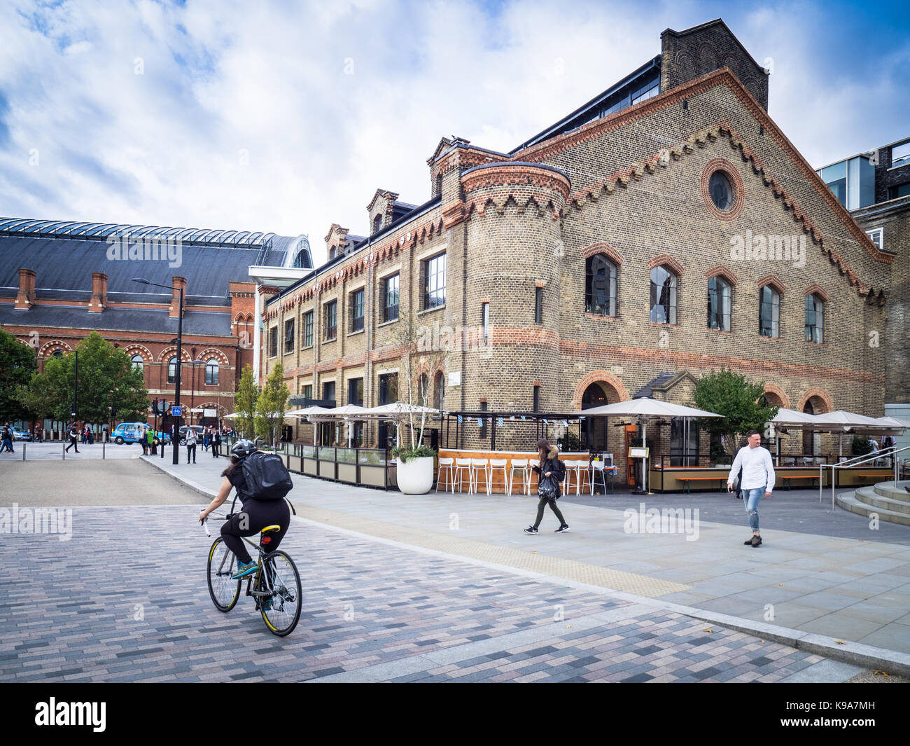 Palestra tedesco - l'edificio storico vicino a London St Pancras Station fu costruito 1864-65 per la ginnastica tedesco Società, ora una sistemazione di bistro Foto Stock