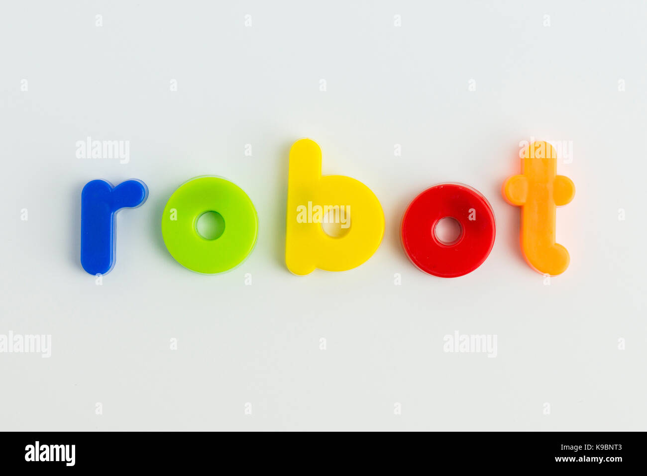 Parola di robot in colorate i bambini le lettere Foto stock - Alamy